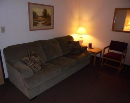 Herington Inn And Suites Exteriör bild