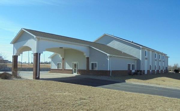 Herington Inn And Suites Exteriör bild